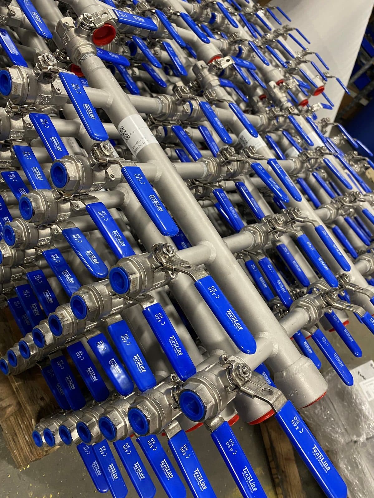 Distribution Manifolds